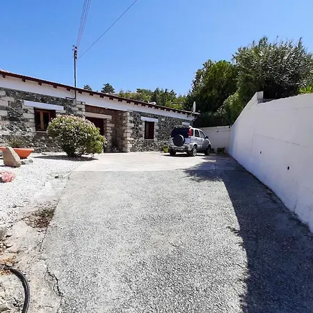 بيت للعطل - 2 Bedroom With Pool, Sleeps 6