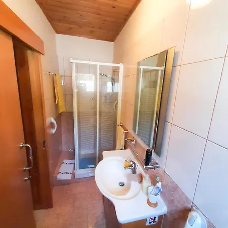 - 2 Bedroom With Pool, Sleeps 6 Kellaki