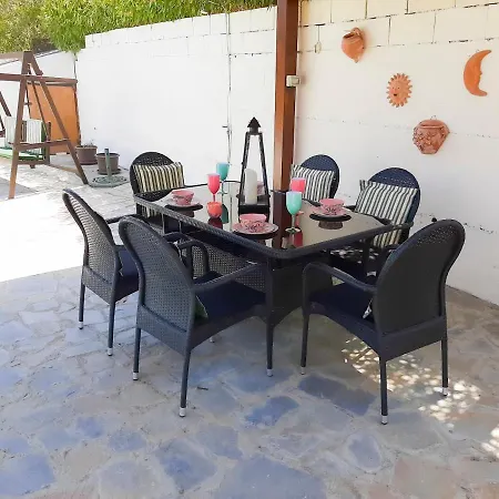 بيت للعطل - 2 Bedroom With Pool, Sleeps 6