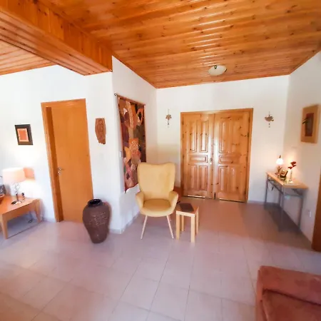 - 2 Bedroom With Pool, Sleeps 6 Kellaki
