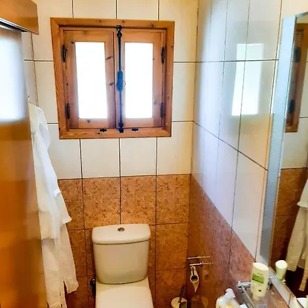 Feriehus - 2 Bedroom With Pool, Sleeps 6 *