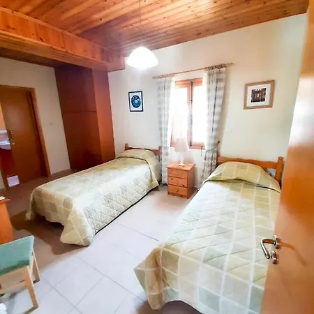 - 2 Bedroom With Pool, Sleeps 6 Feriehus *