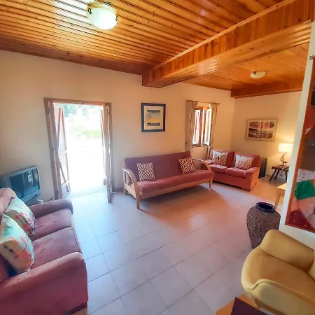 - 2 Bedroom With Pool, Sleeps 6 Feriehus *