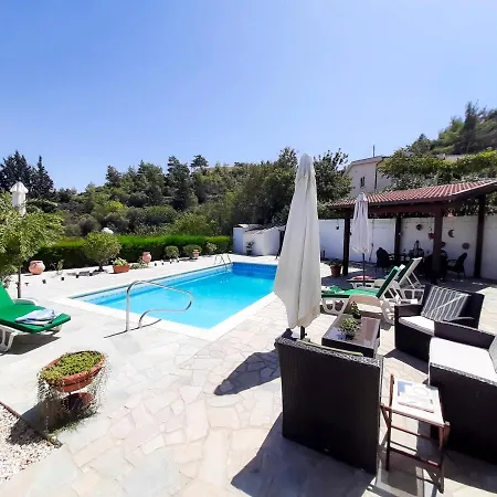 Feriehus - 2 Bedroom With Pool, Sleeps 6