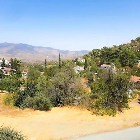 Holiday home - 2 Bedroom With Pool, Sleeps 6 *
