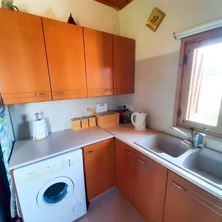 - 2 Bedroom With Pool, Sleeps 6