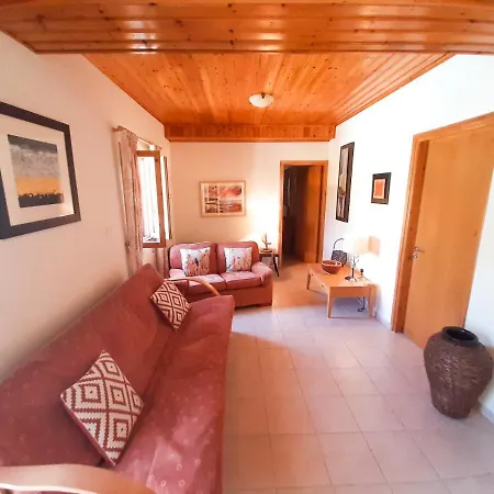 - 2 Bedroom With Pool, Sleeps 6 Feriehus